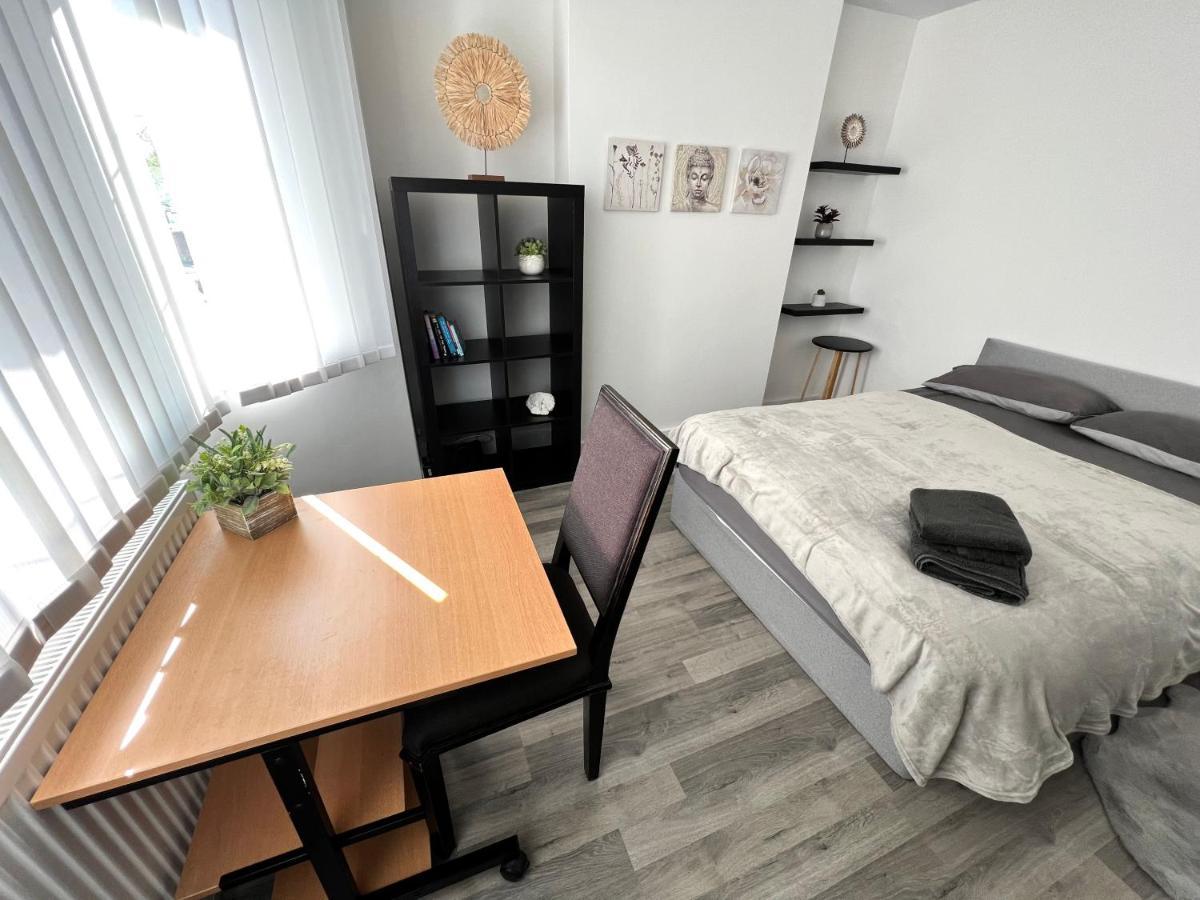 Modern Double Room With Fire Tv Londres Extérieur photo